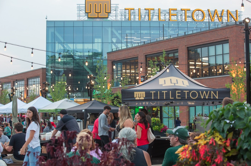 Titletown Watch Party Set For Sunday Sept. 12