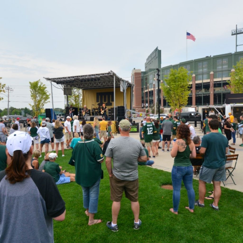 Packers plan free concert at Lambeau Field before first home game