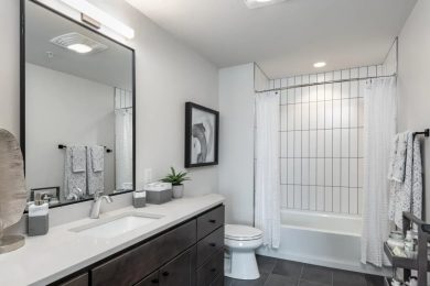 Interior Photo Bathroom